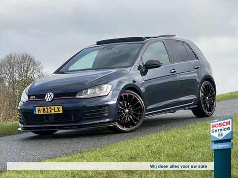 Volkswagen Golf 7 2.0 TSI GTI 300PK / Pano / Dynaudio / Dcc / Custom Uitlaatsysteem / Maxton / Keyless / Camera / Navigatie / 19* Inch / Acc