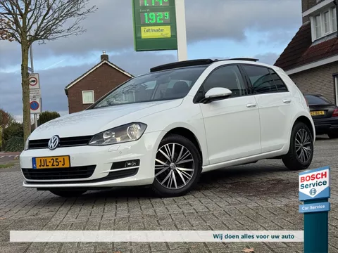 Volkswagen Golf 1.2 TSI Comfortline / Pano / Stoelverwarming / Navi / Bleutooth / Cruise / Pdc / Lichtmetaal