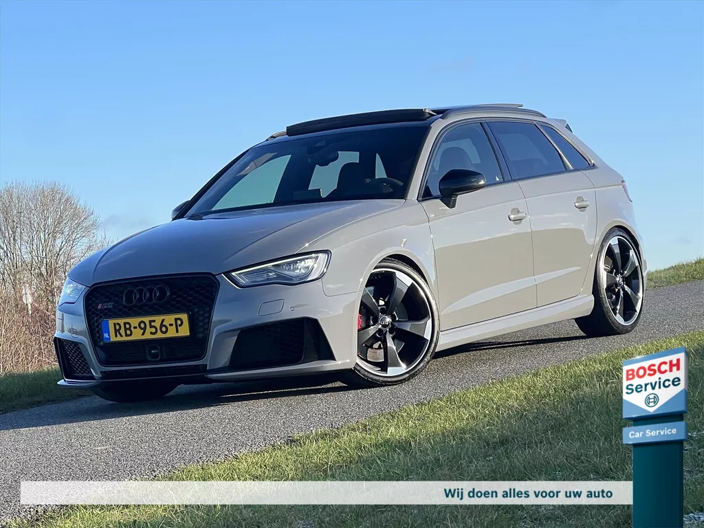 Audi Rs3 2.5 TFSI 420PK Quattro / Pano / Schaalstoelen / Carbon / Maxton / B&O / Camera / 19* Rotor / Alcantara / Alarmsysteem / Led