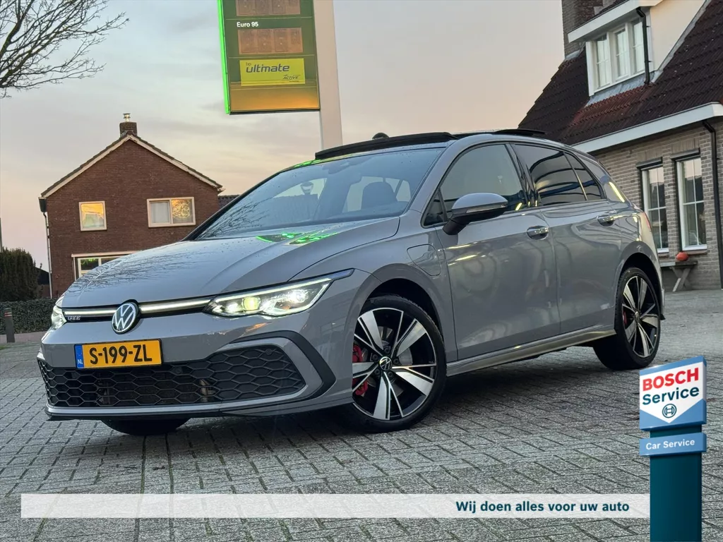 Volkswagen Golf 1.4 eHybrid GTE 245PK / Pano / Head-Up / IQ-Light / Keyless / Camera / Stoelverwarming / Sfeer Verl / Carplay / Virtual Cockpit / Cruise