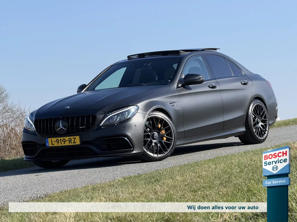 Mercedes C-Klasse C63 S AMG 600PK / Full Option / Pano / Milltek / Keramisch /  Schaalstoelen / Head-up / Downpipes / 360º Camera / Sfeer verl / Carbon / Burmester