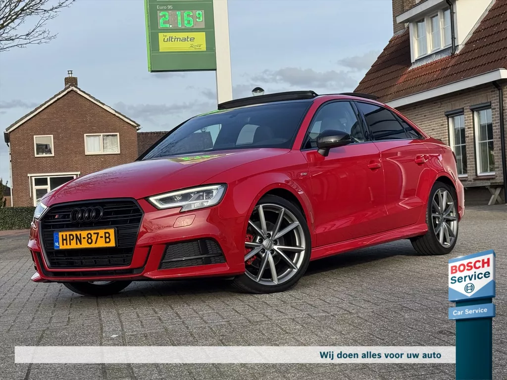 Audi A3 Limousine 2.0 TFSI Quattro / S3 Uitgevoerd / Pano / Schaalstoelen / Virtual Cockpit / Maxton / Keyless / Navi / Custom uitlaat / Stoelverwarming / Led /19*Inch