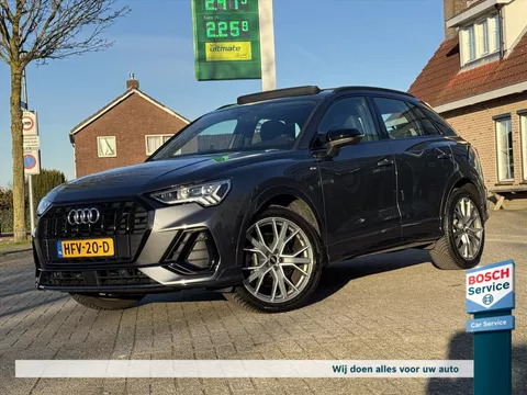 Audi Q3 45 TFSI Quattro S-Line / Pano / Virtual Cockpit / Camera / Acc / Dcc / Led / Navi / Lane Assist / 20*Inch