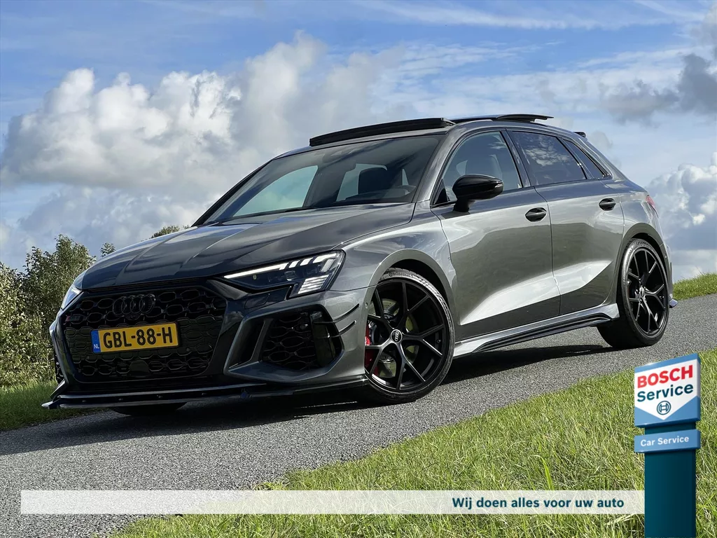Audi Rs3 2.5 TFSI 400PK Quattro / Pano / Carbon Diffuser / Full Maxton / Head-up / Keyless / Schaalstoelen / B&O / 360° Camera / Elektr stoelen / Elektr koffer