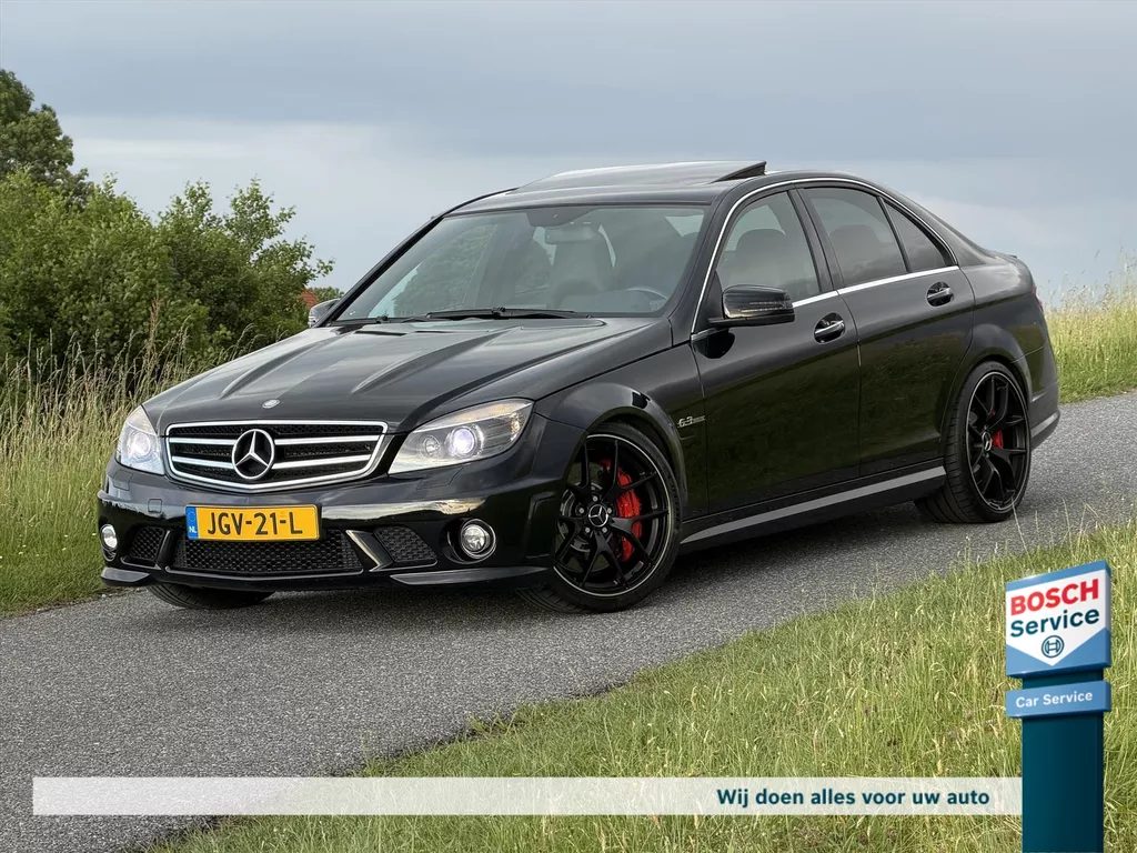 Mercedes C-Klasse C63 AMG 457PK / Schuif-kantel dak / Keyless / Harman/Kardon / Leder / Elektr stoelen / Unieke staat / Camera / 19Inch