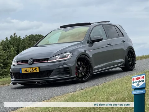 Volkswagen Golf 7.5 2.0 TSI GTI TCR 500PK / Pano / REVO Air Intake / Carbon Stuur / KW V3 Schroefset / Custom Alcantara delen / ESX Custom Audio / Dcc / Keyless