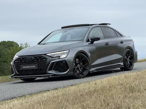 Audi Rs3 2.5 TFSI 400PK Quattro / Pano / Head-up / Bang&Olfsen / Memory / Schaalstoelen / Full Maxton / Keyless / Sfeer / Camera / Carplay / Cobra /Side Assist