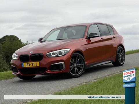 BMW 1-Serie M140i xDrive 340PK M-Performance / Harman-Kardon / LCI / Leder / Navi / Adaptief onderstel / Stoelverwarming / Lane Assist / Cruise / Led / Clima