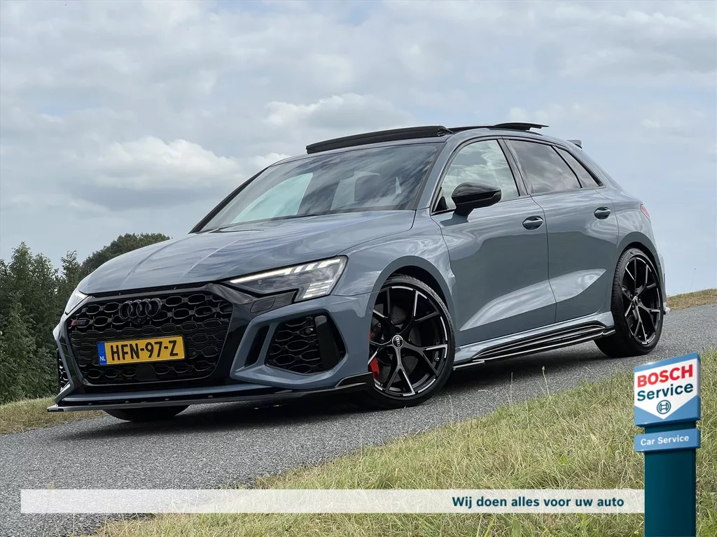 Audi Rs3 2.5 TFSI 400PK Quattro / Full Option / Pano / Keramisch / Head-up / B&O / Memory / Full Maxton / Fabrieksgarantie / 360° Camera / Keyless / Carplay