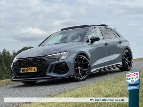 Audi Rs3 2.5 TFSI 400PK Quattro / Full Option / Pano / Keramisch / Head-up / B&O / Memory / Full Maxton / Fabrieksgarantie / 360° Camera / Keyless / Carplay