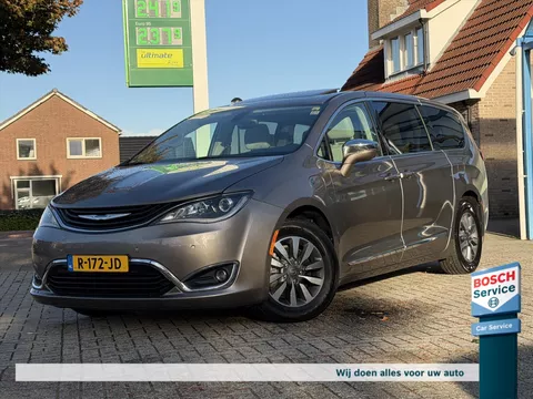 Chrysler Pacifica 3.6 V6 Hybrid Limited / Pano / 7 Persoons / BTW Auto / Trekhaak / Stoelverwarming/koeling / Keyles / Camera / TV / Leder / Cruise / Clima /elekt deur